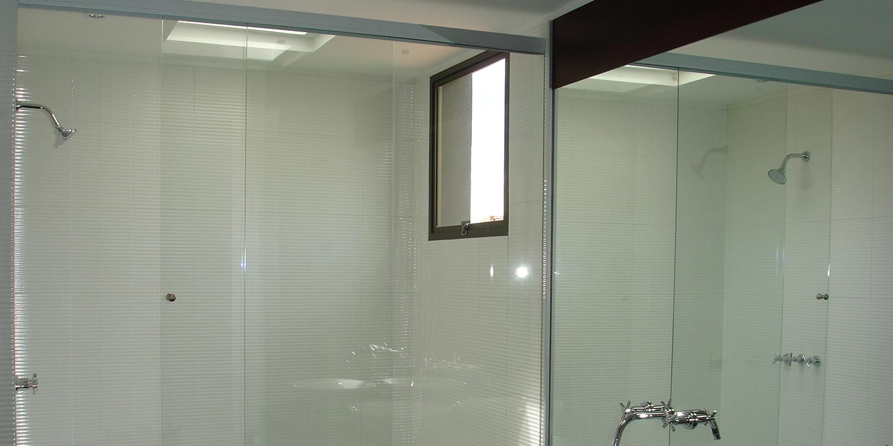 Servicios Glassve - Divisiones de baño y zonas húmedas